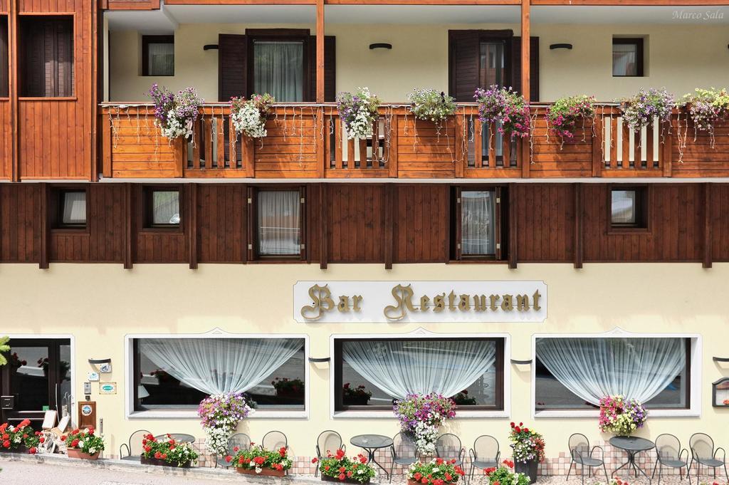 Hotel Caminetto Folgarida Eksteriør billede