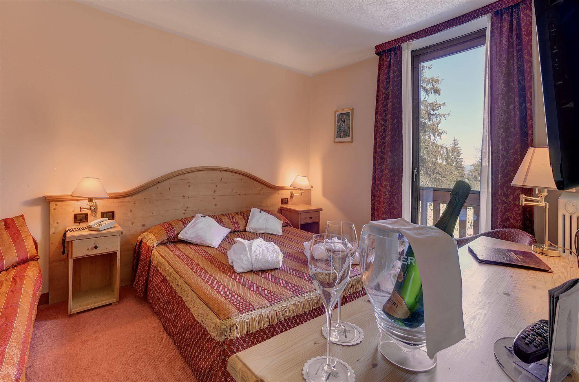 Hotel Caminetto Folgarida Eksteriør billede