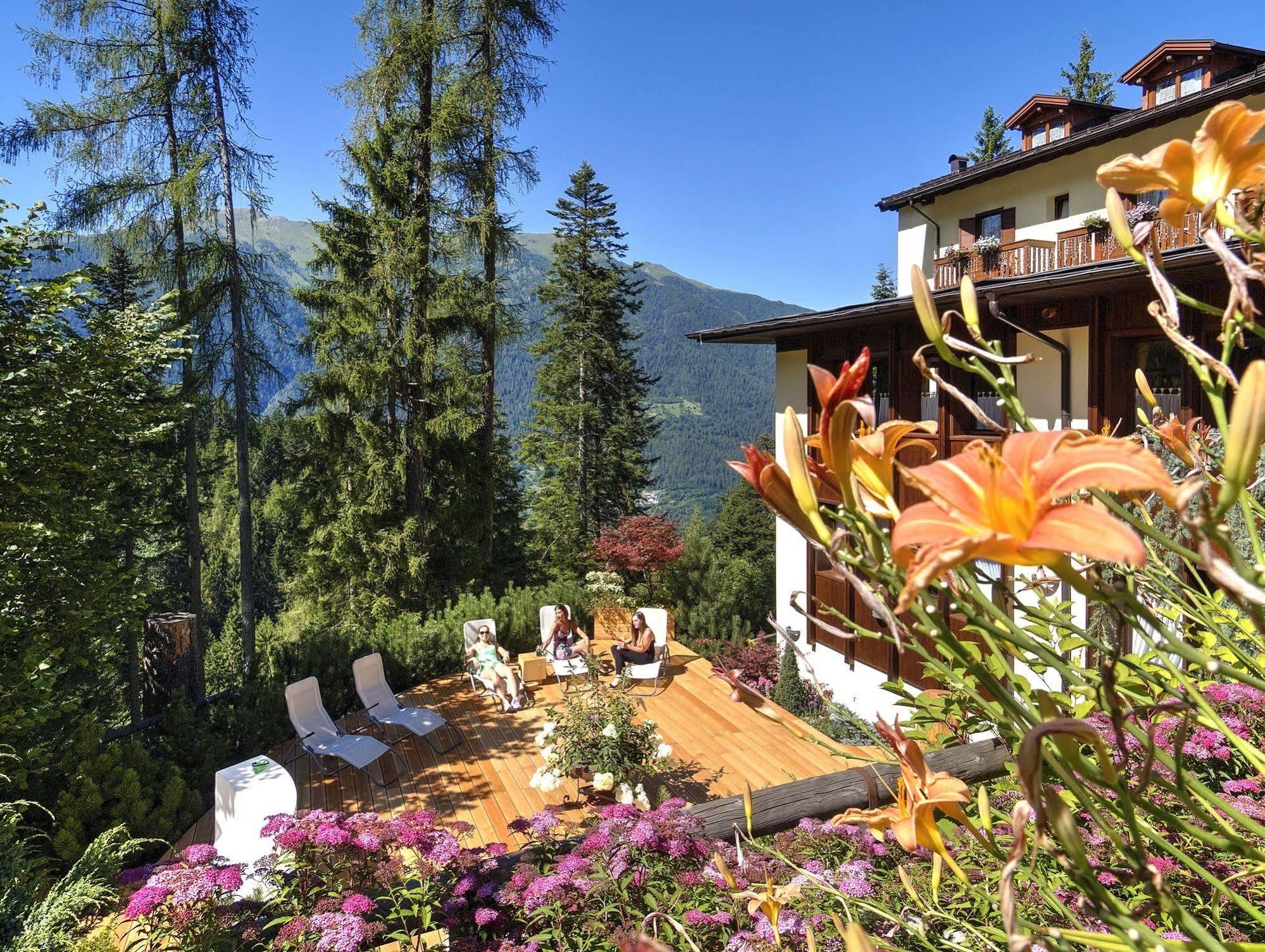 Hotel Caminetto Folgarida Eksteriør billede